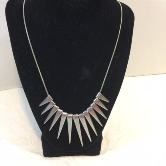 Vtg EXPRESS Silver-Tone Spike Pendant Bib Style Grunge Necklace 20" - Picture 3 of 7